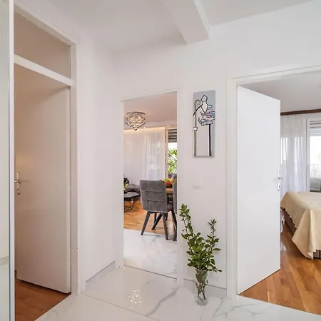 Doramia Apartment *