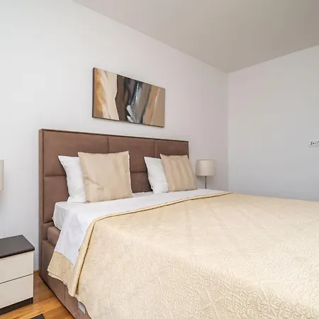 Doramia Apartment